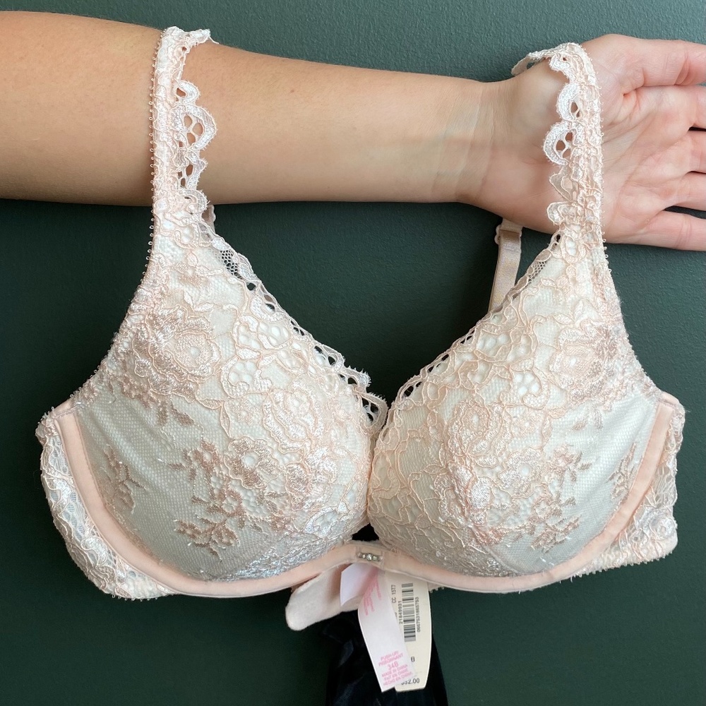 Pink Victoria's Secret Lace Push-Up Bra Size 34B (New w/ tags)